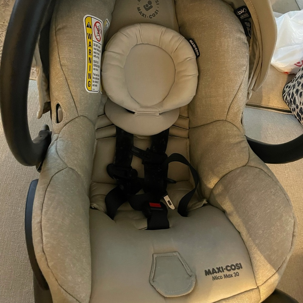 Maxi Cosi infant car seat